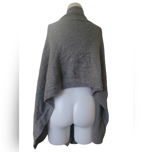 Talbots Poncho - Picture 2 of 3